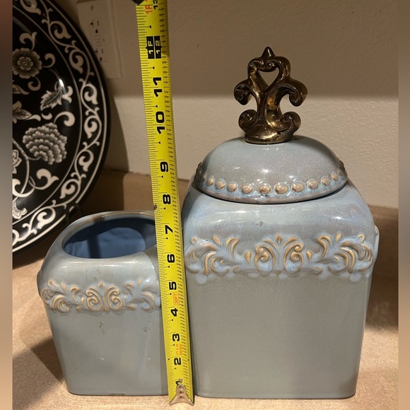 Blue Jars - Picture 1 of 6